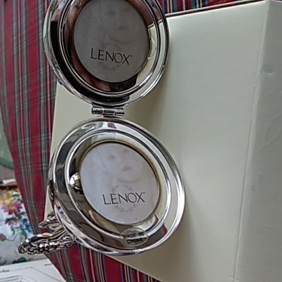 LENOX BABY RATTLE FRAME - Picture 2 of 3